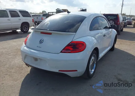 2015 Volkswagen Beetle 1.8T Classic z USA, uszkodzony, nr VIN 3VWF17AT7FM603457